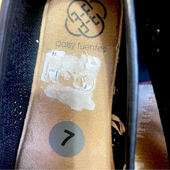 Daisy Fuentes Faux Leather Flats in excellent condition, used once - Picture 5 of 5